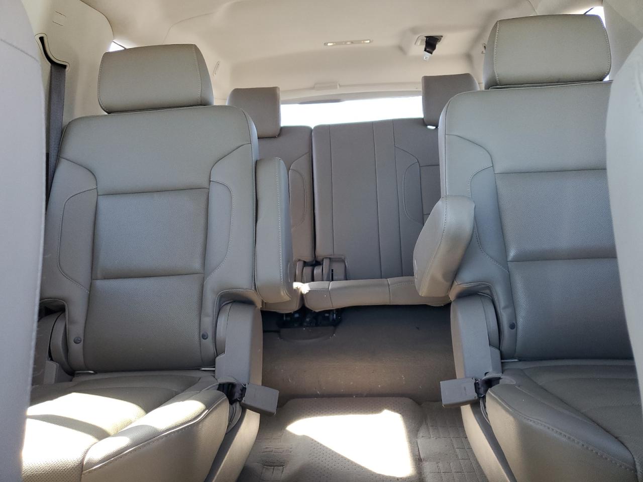 2019 Chevrolet Suburban K1500 Premier VIN: 1GNSKJKC6KR211662 Lot: 57123254