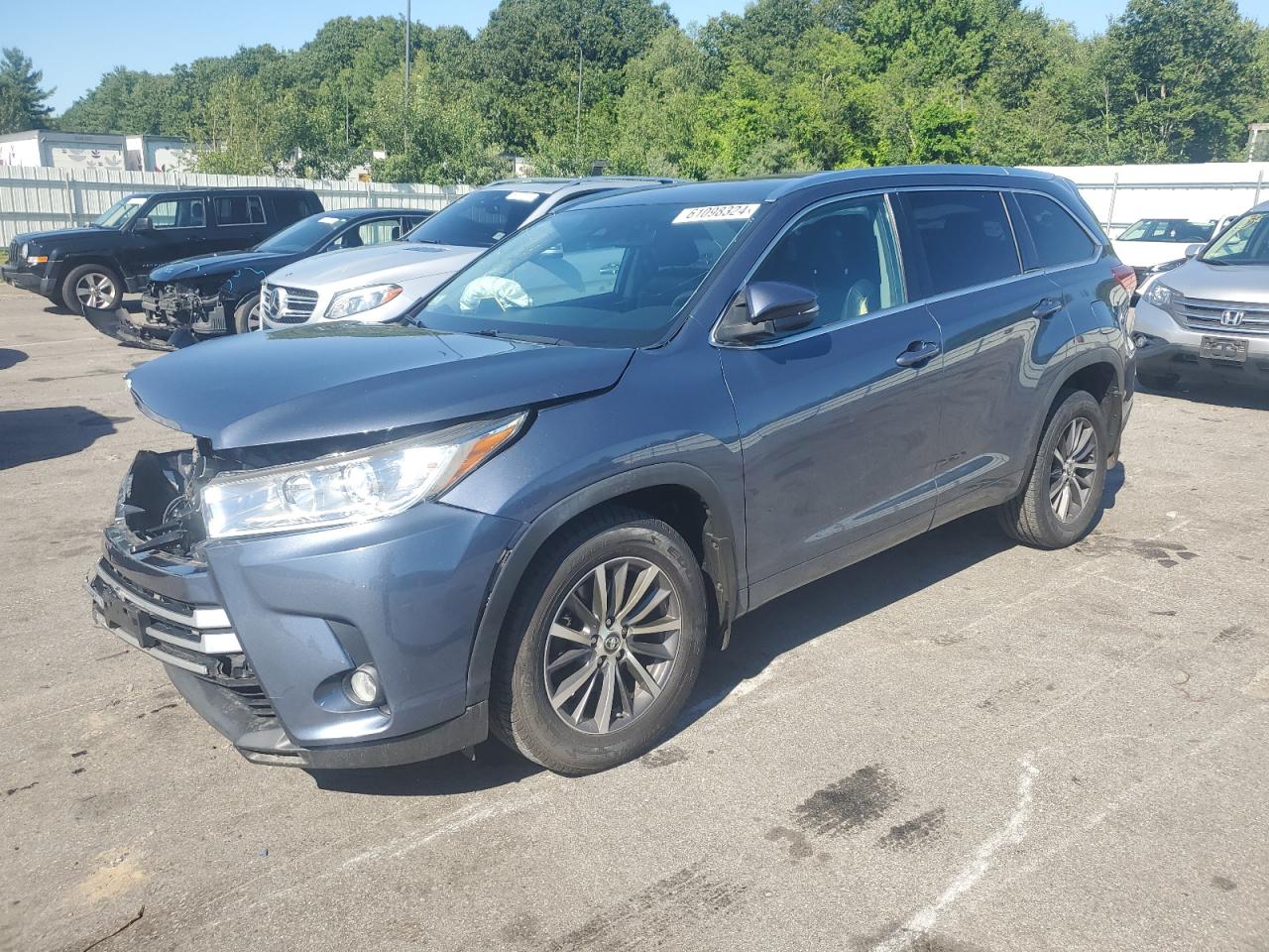 5TDJZRFH3JS832491 2018 TOYOTA HIGHLANDER - Image 1