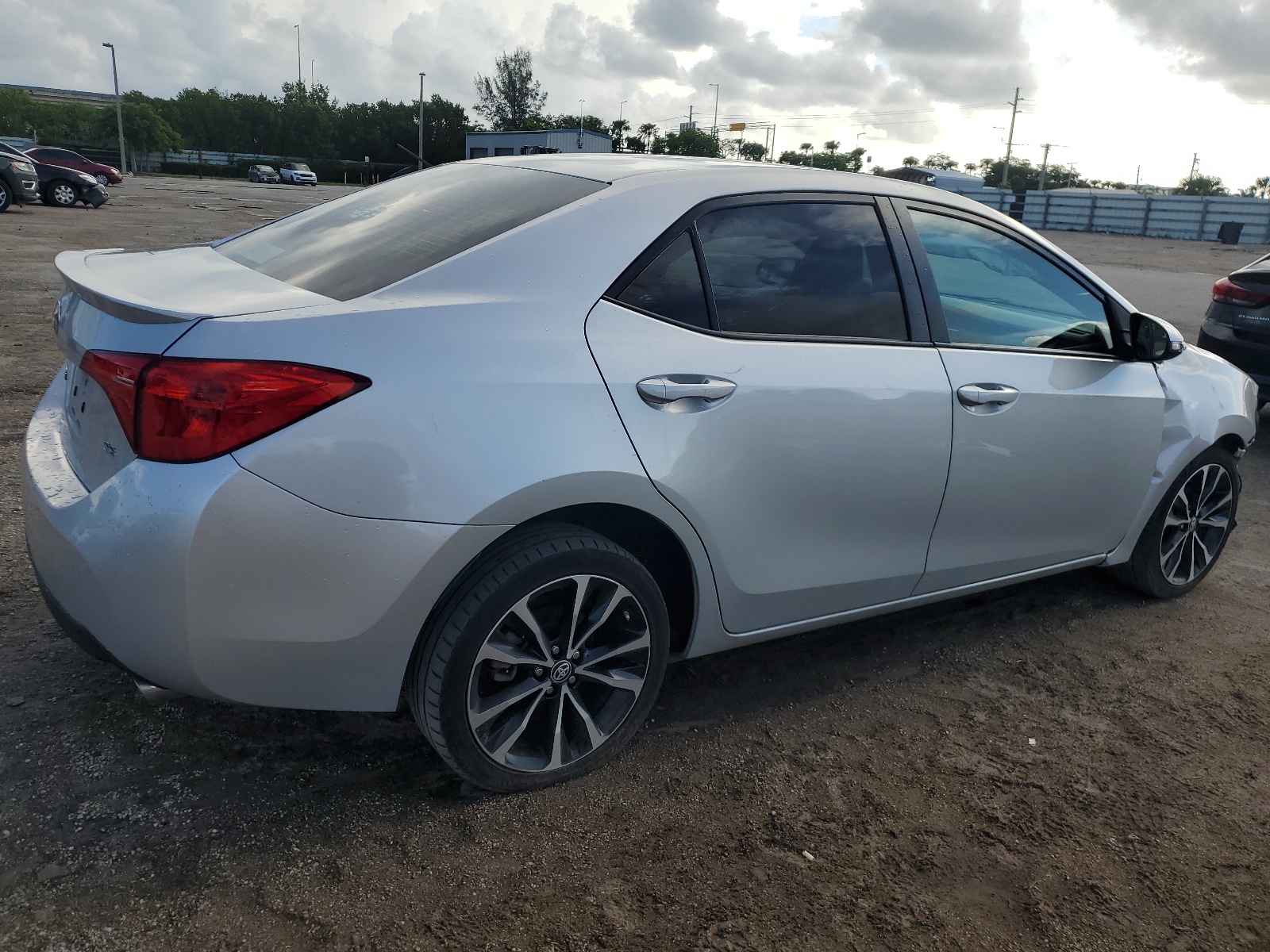 2019 Toyota Corolla L vin: 5YFBURHE2KP873873