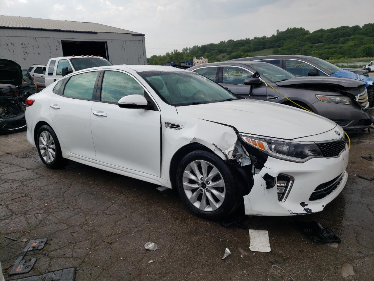 VIN 5XXGT4L35JG218115 2018 KIA OPTIMA no.4