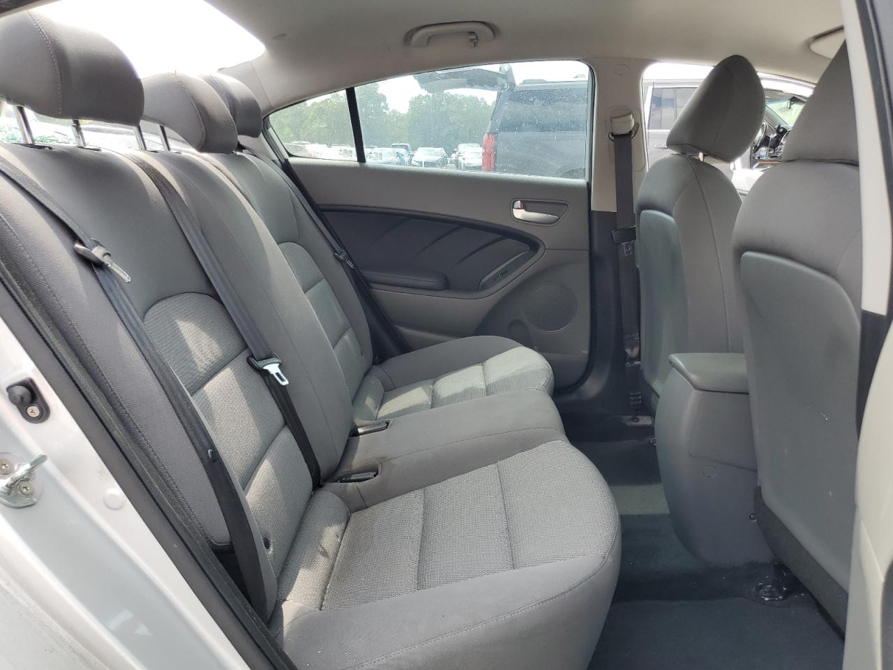 2017 Kia Forte Lx VIN: 3KPFK4A73HE063393 Lot: 60717794