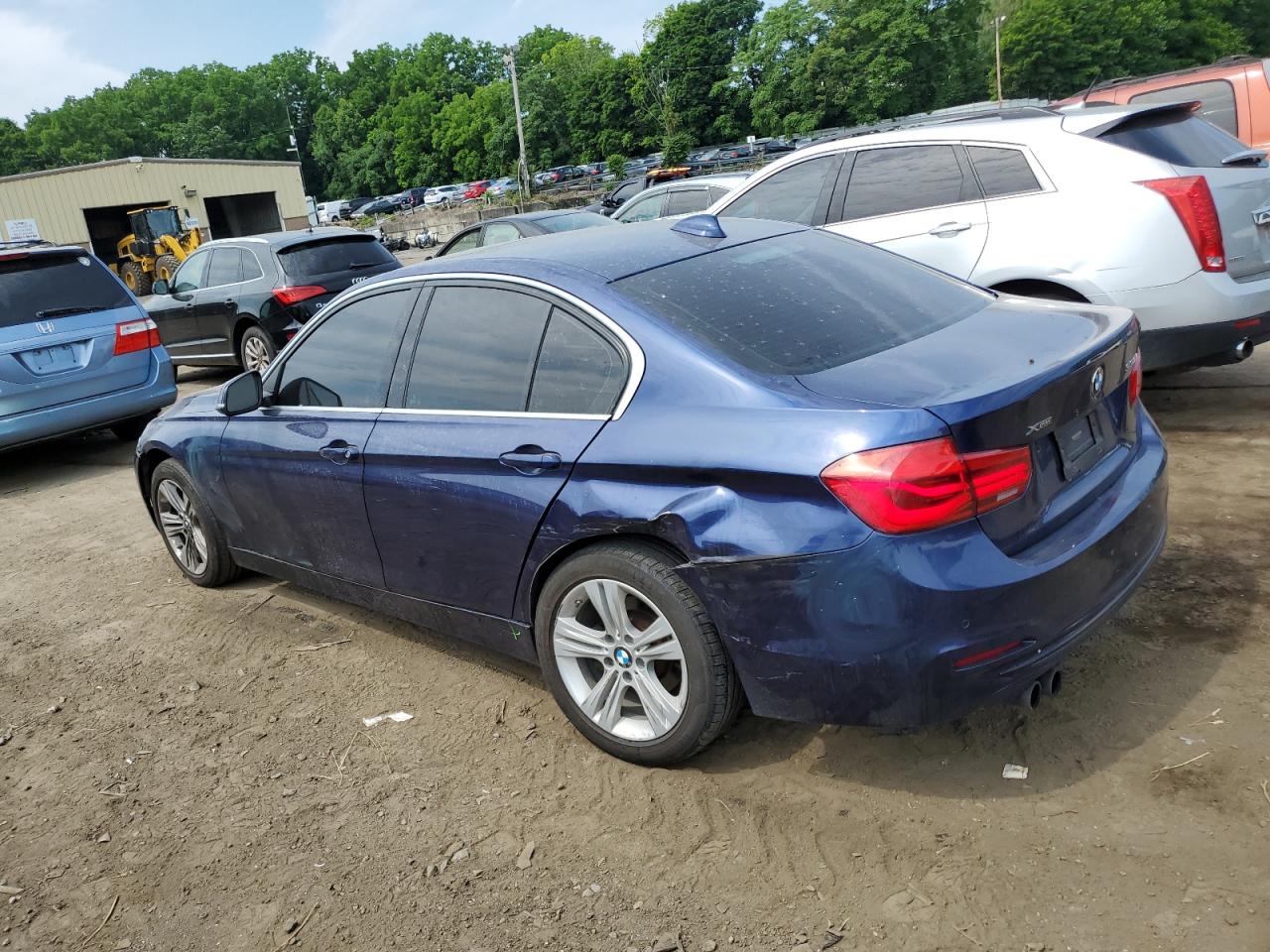 WBA8D9C51HK678224 2017 BMW 3 SERIES - Image 2