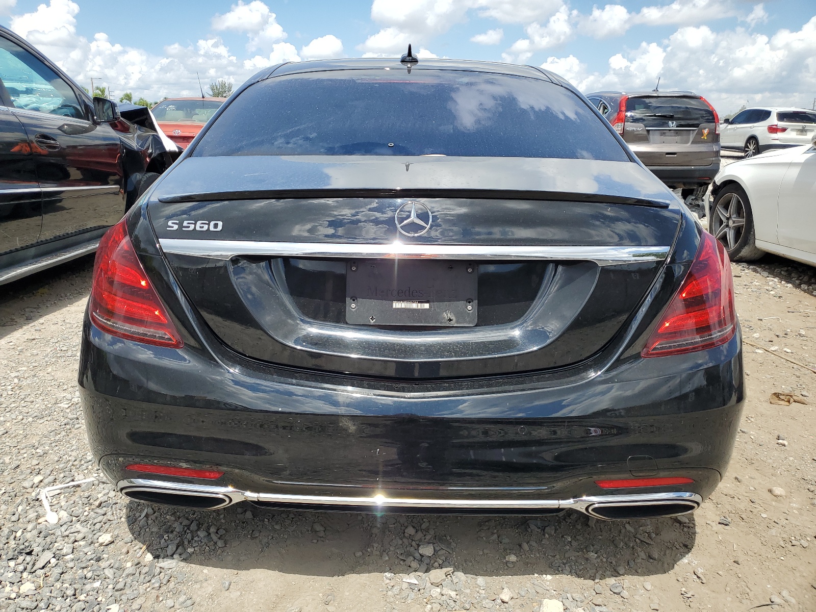 2019 Mercedes-Benz S 560 vin: WDDUG8DB5KA457204