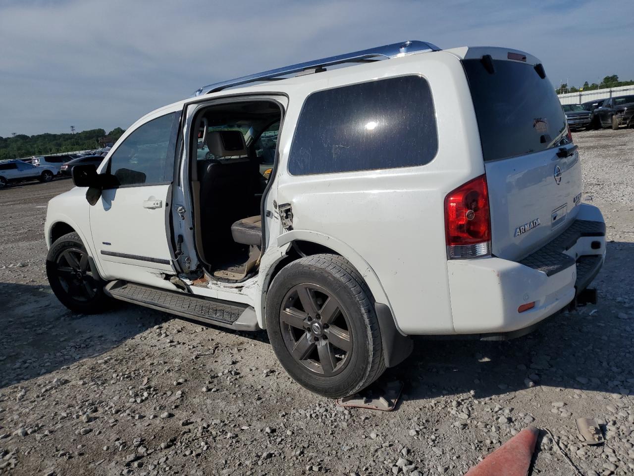 VIN 5N1BA0NE6DN610841 2013 NISSAN ARMADA no.2