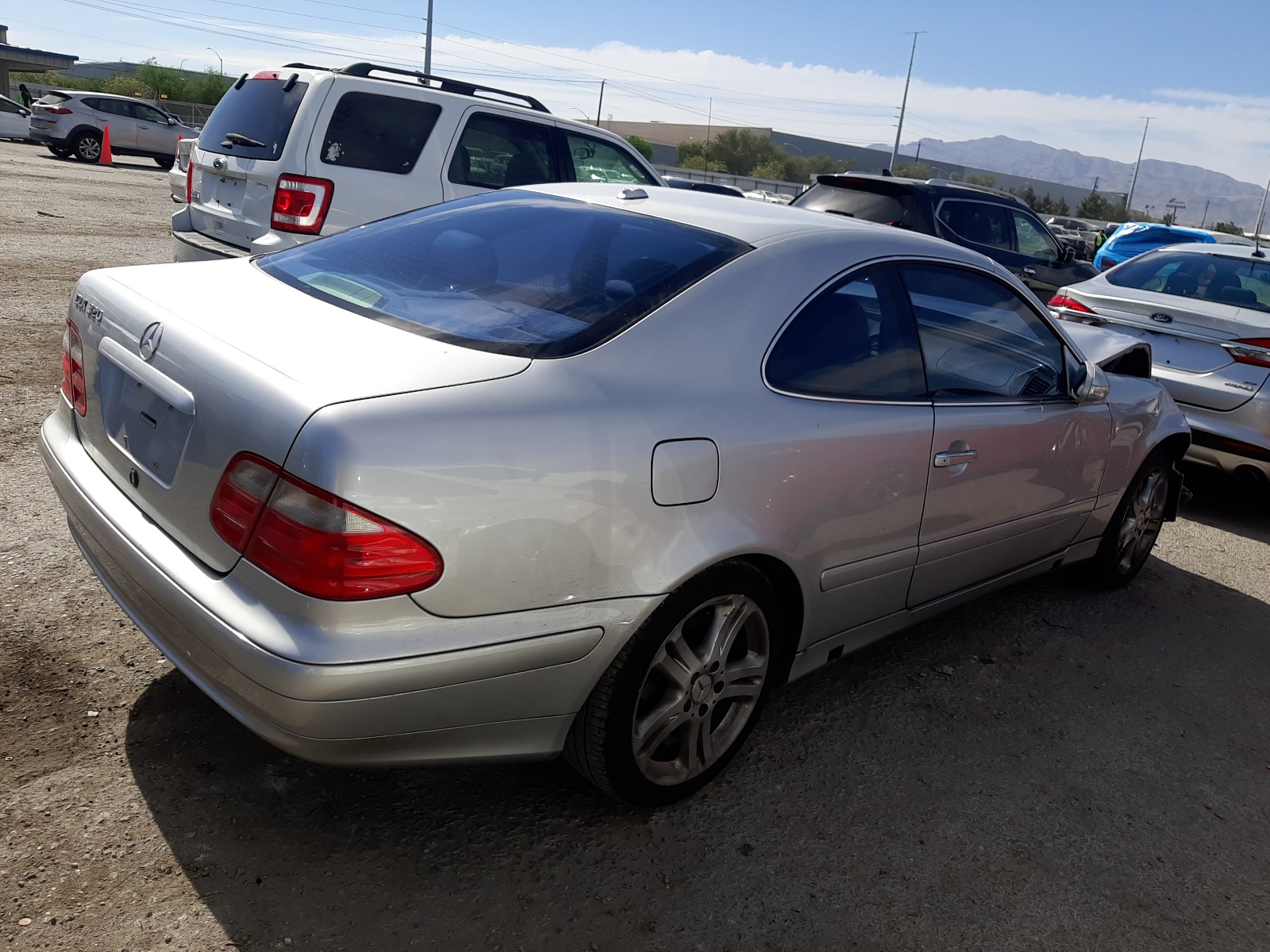WDBLJ65G01F170133 2001 Mercedes-Benz Clk 320