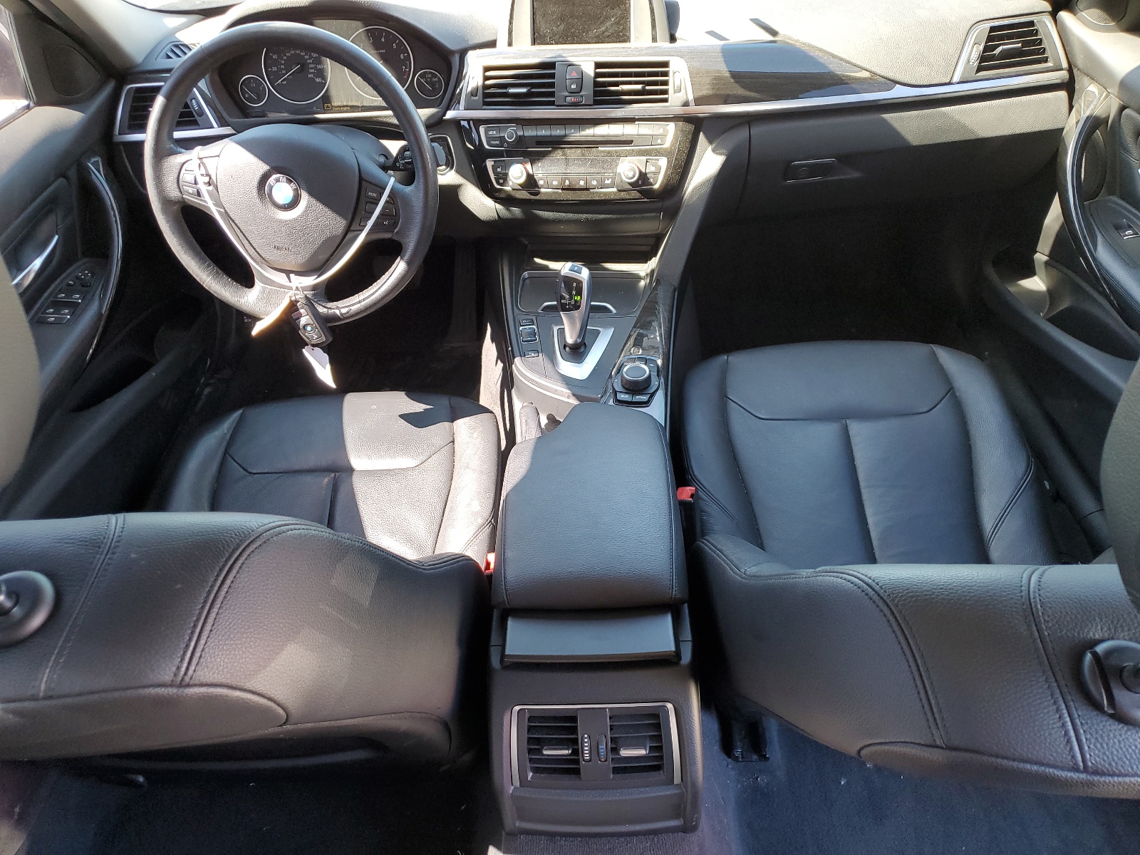 WBA8E5G32HNU45336 2017 BMW 320 Xi