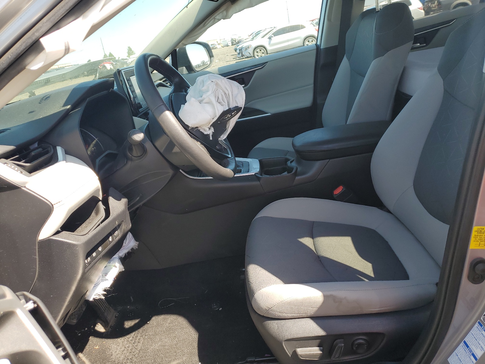 2T3P1RFV4MC237094 2021 Toyota Rav4 Xle