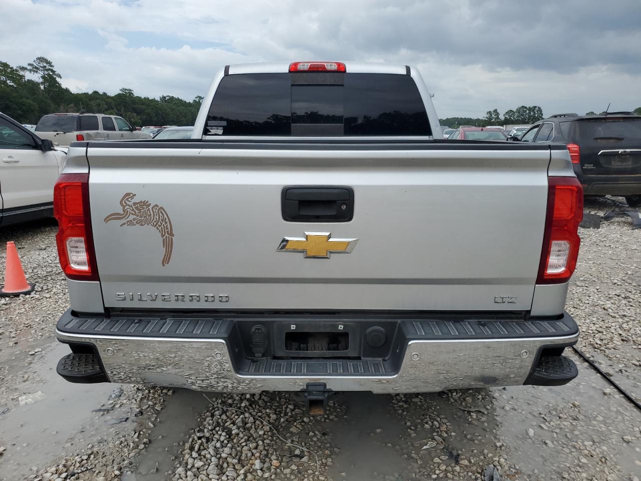 2017 Chevrolet Silverado - Image 6