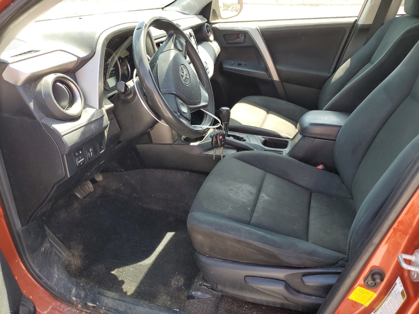 JTMZFREVXGJ082631 2016 Toyota Rav4 Le