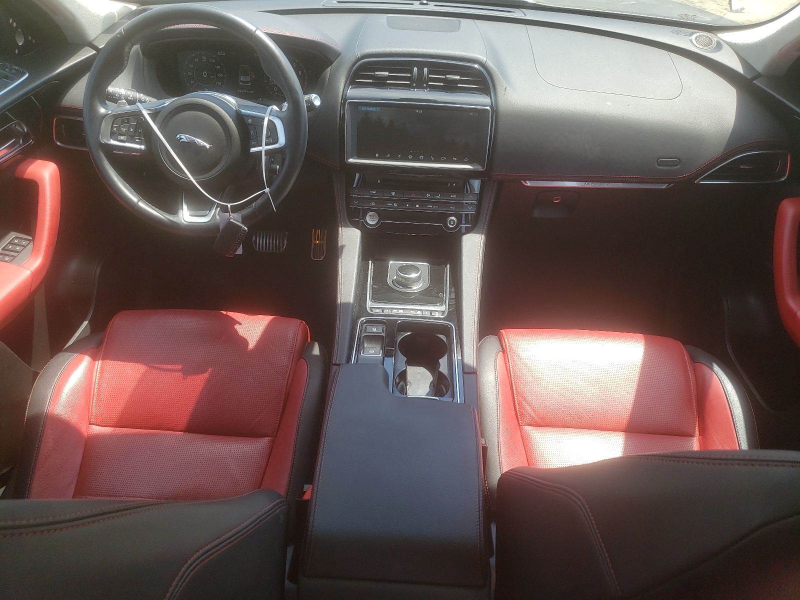 SADCP2FX0LA629642 2020 Jaguar F-Pace Checkered Flag