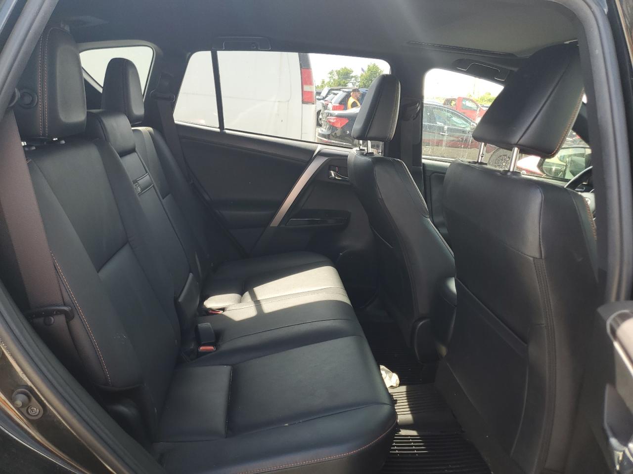 2017 Toyota RAV 4 - Image 11