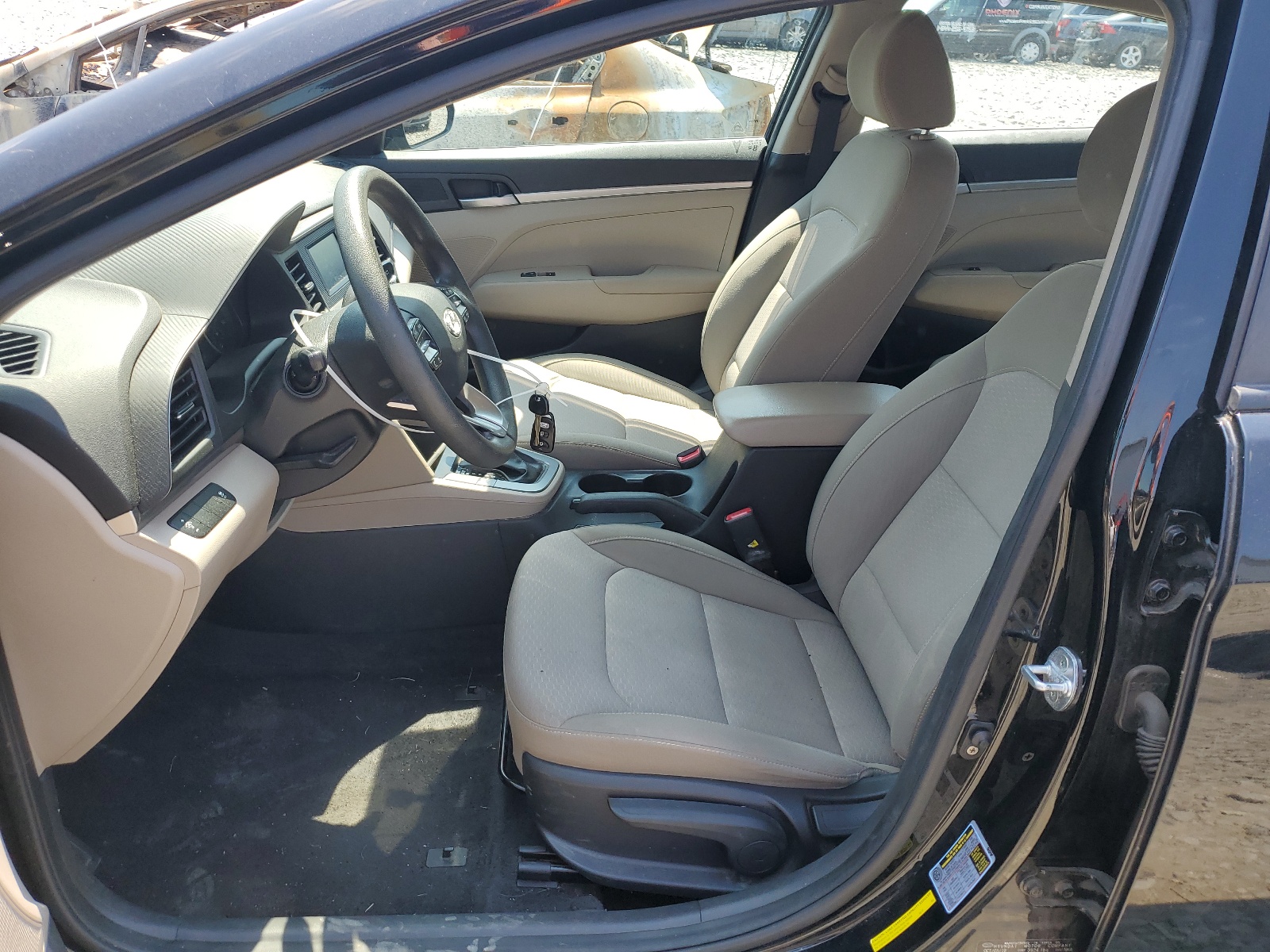 KMHD74LF4KU789359 2019 Hyundai Elantra Se