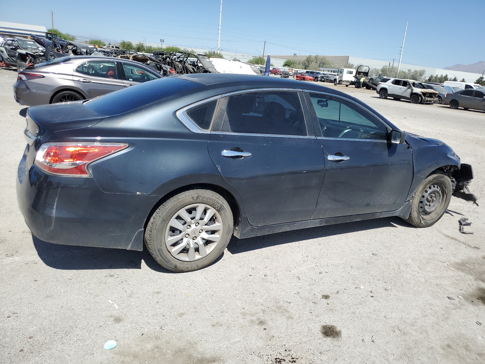 2015 Nissan Altima 2.5 vin: 1N4AL3AP7FC213307