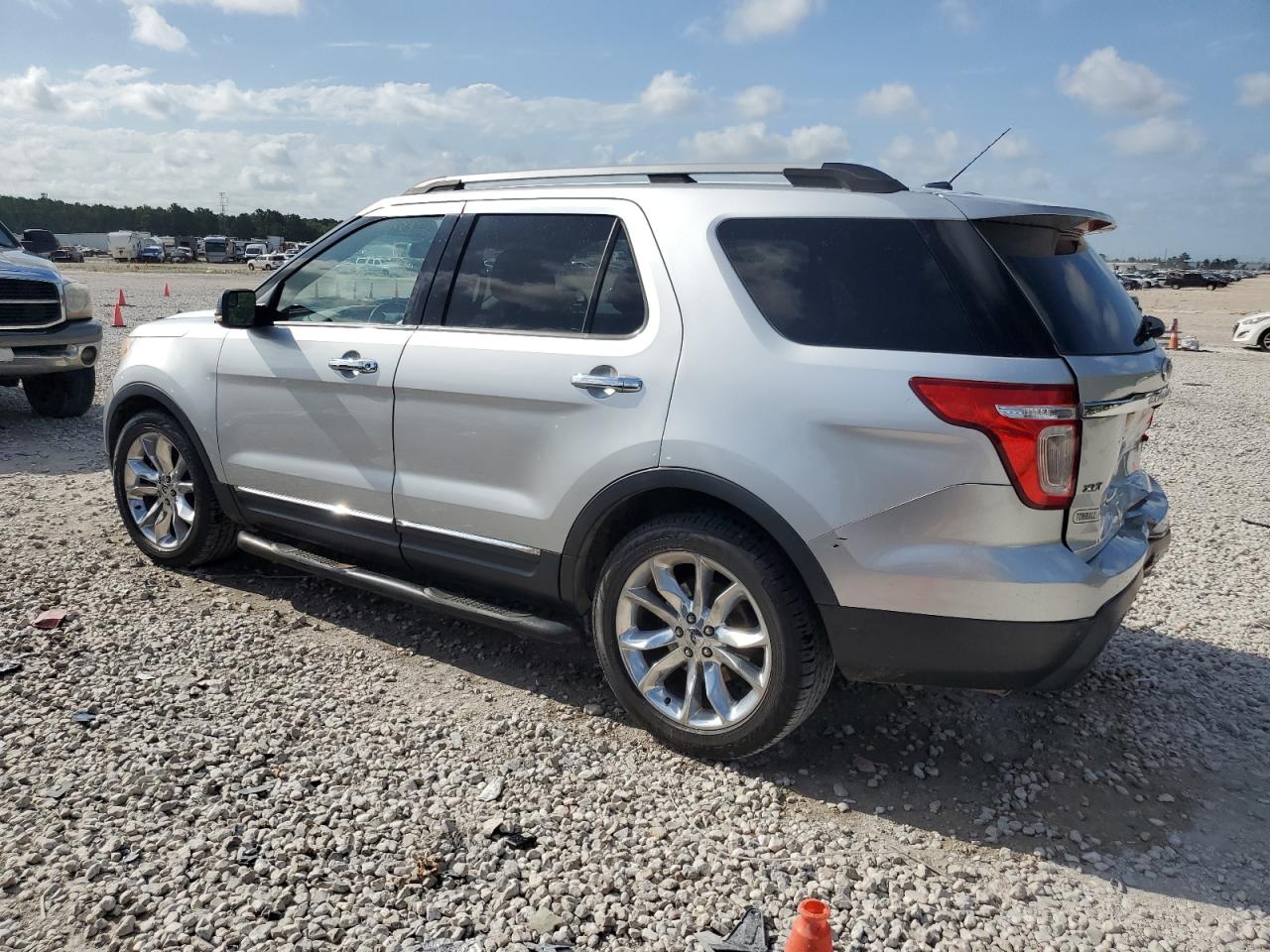 2011 Ford Explorer - Image 2