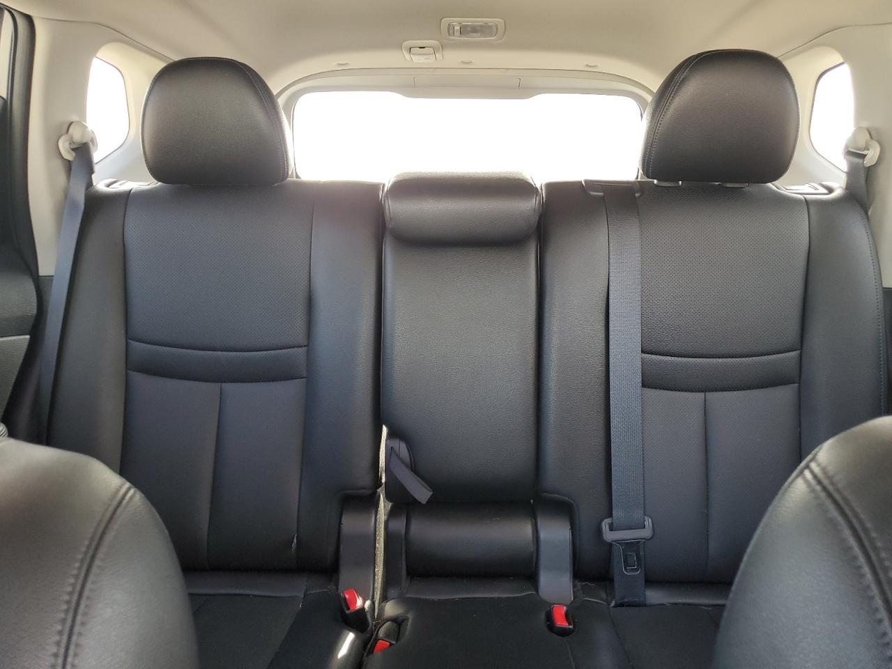 2017 Nissan Rogue - Image 10