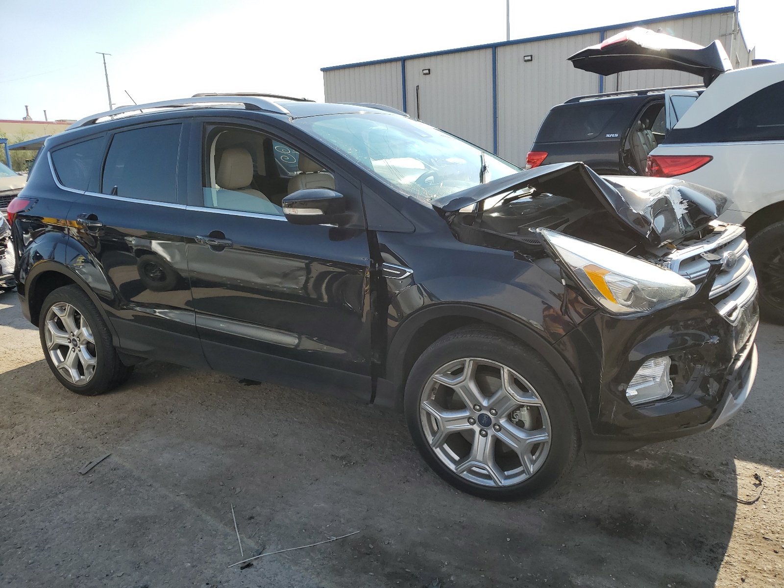 2019 Ford Escape Titanium vin: 1FMCU9J94KUA80316