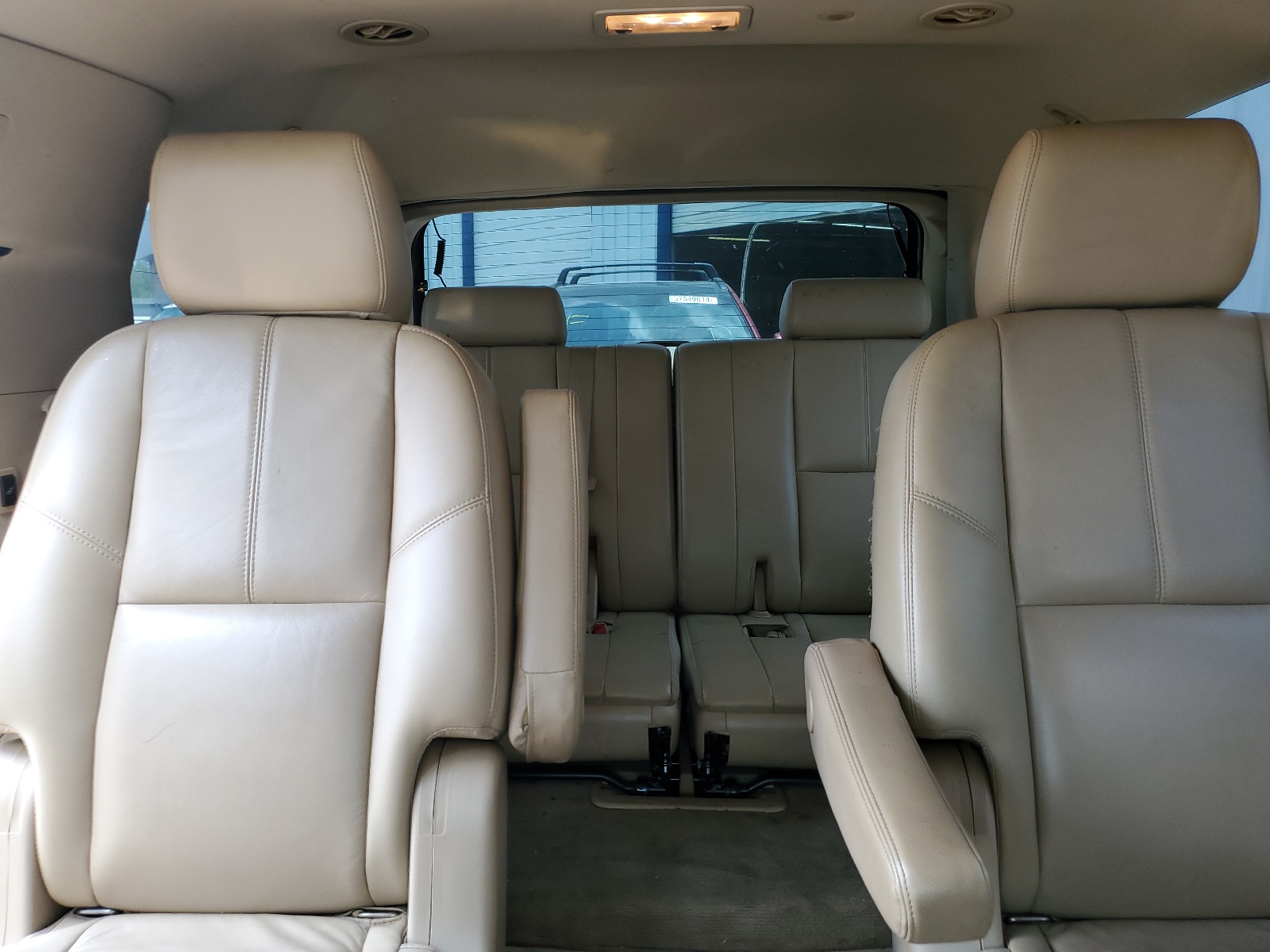 1GNSCBE03BR393518 2011 Chevrolet Tahoe C1500 Lt