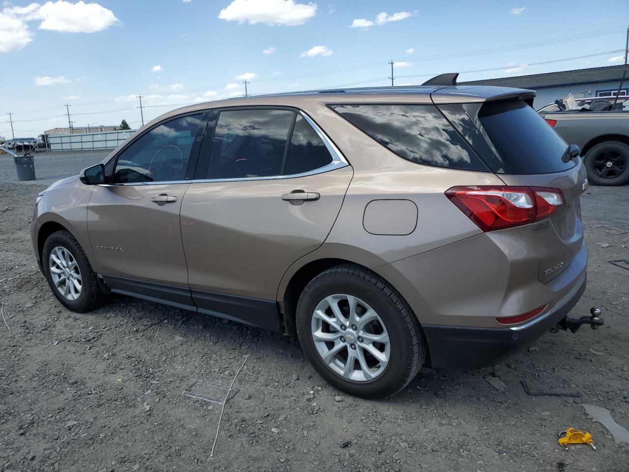 2GNAXJEV4J6177550 2018 CHEVROLET EQUINOX - Image 2