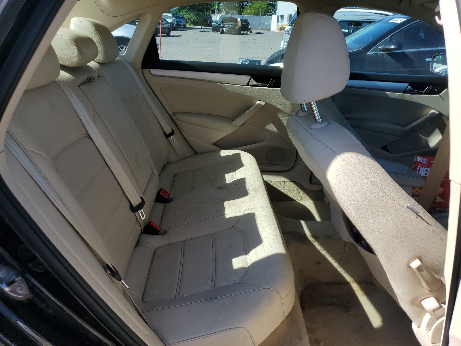 1VWBN7A33DC116905 2013 Volkswagen Passat Se