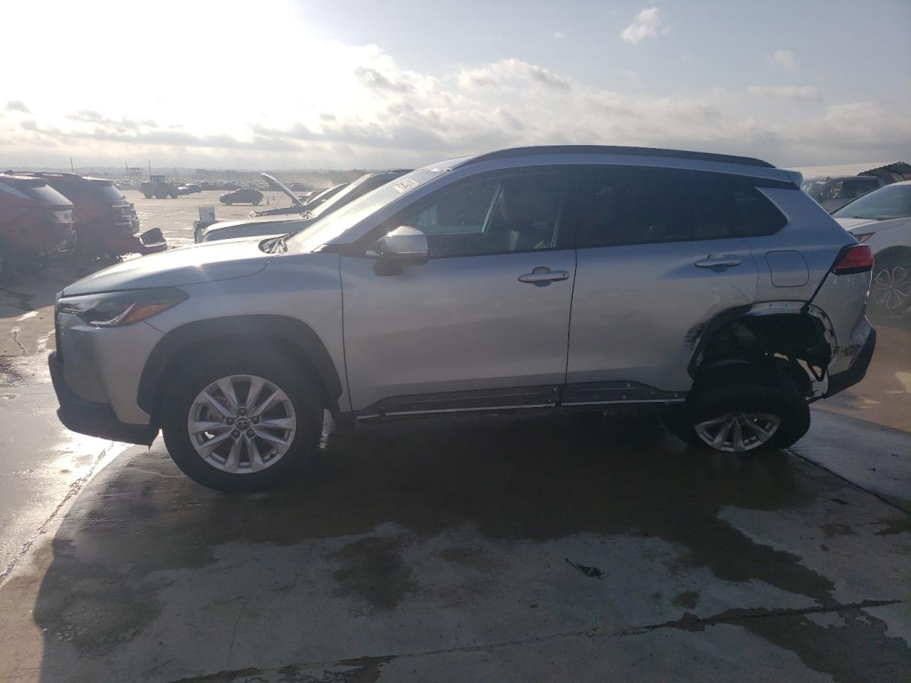 2022 Toyota Corolla Cross Le VIN: 7MUCAABG4NV024998 Lot: 59322984