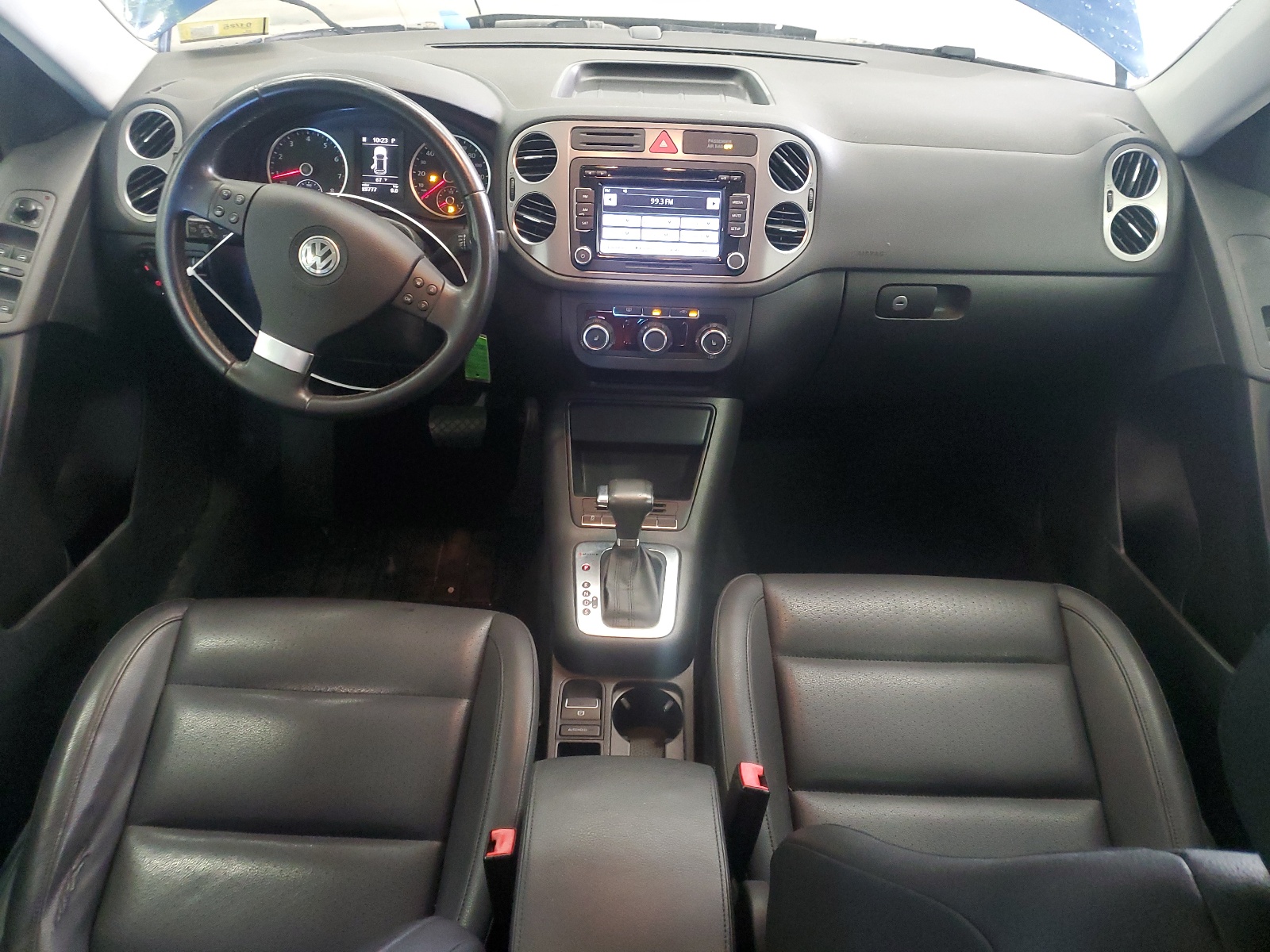 WVGBV7AX2AW003796 2010 Volkswagen Tiguan Se