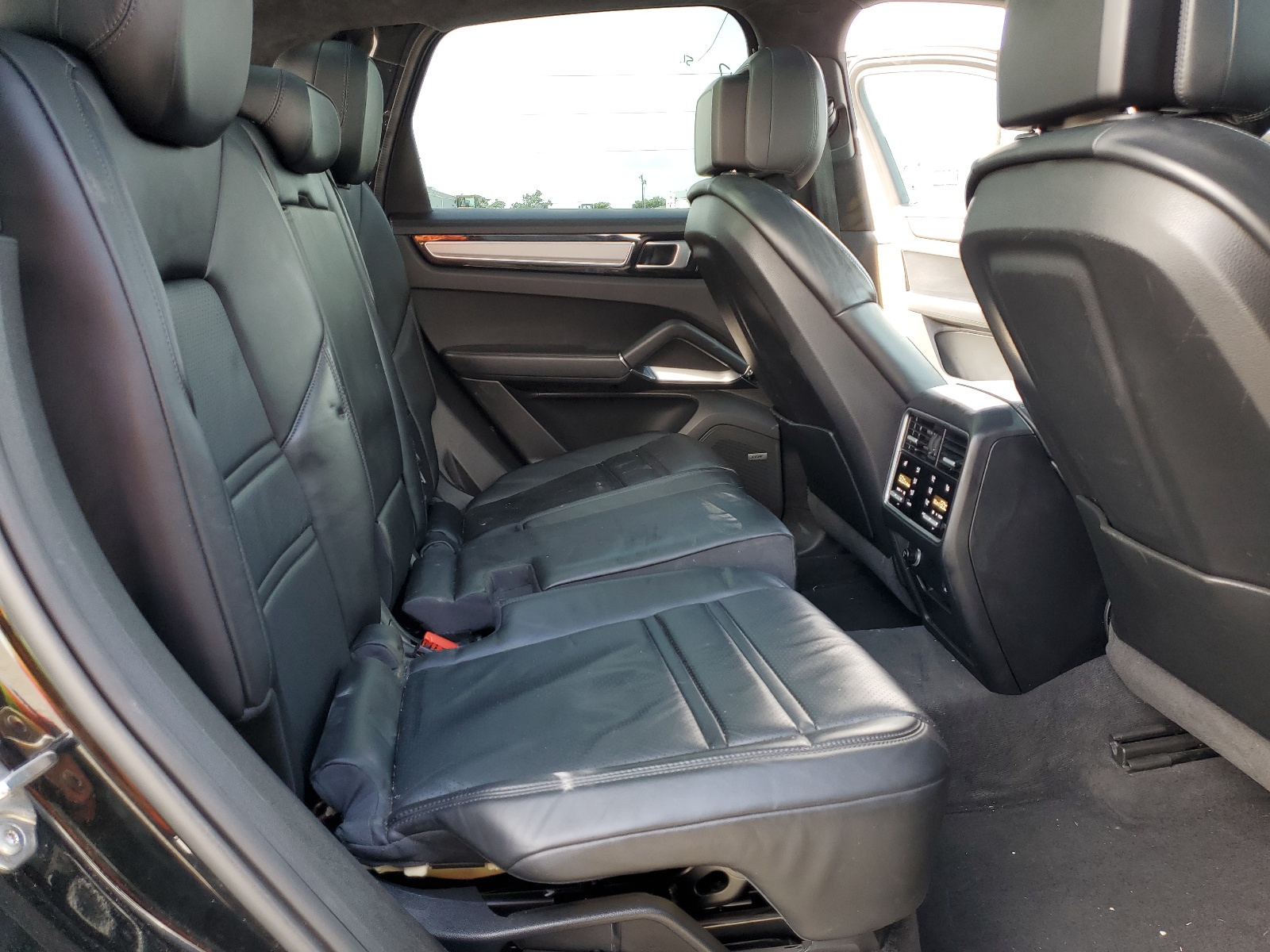 WP1AF2AY6KDA80966 2019 Porsche Cayenne Turbo