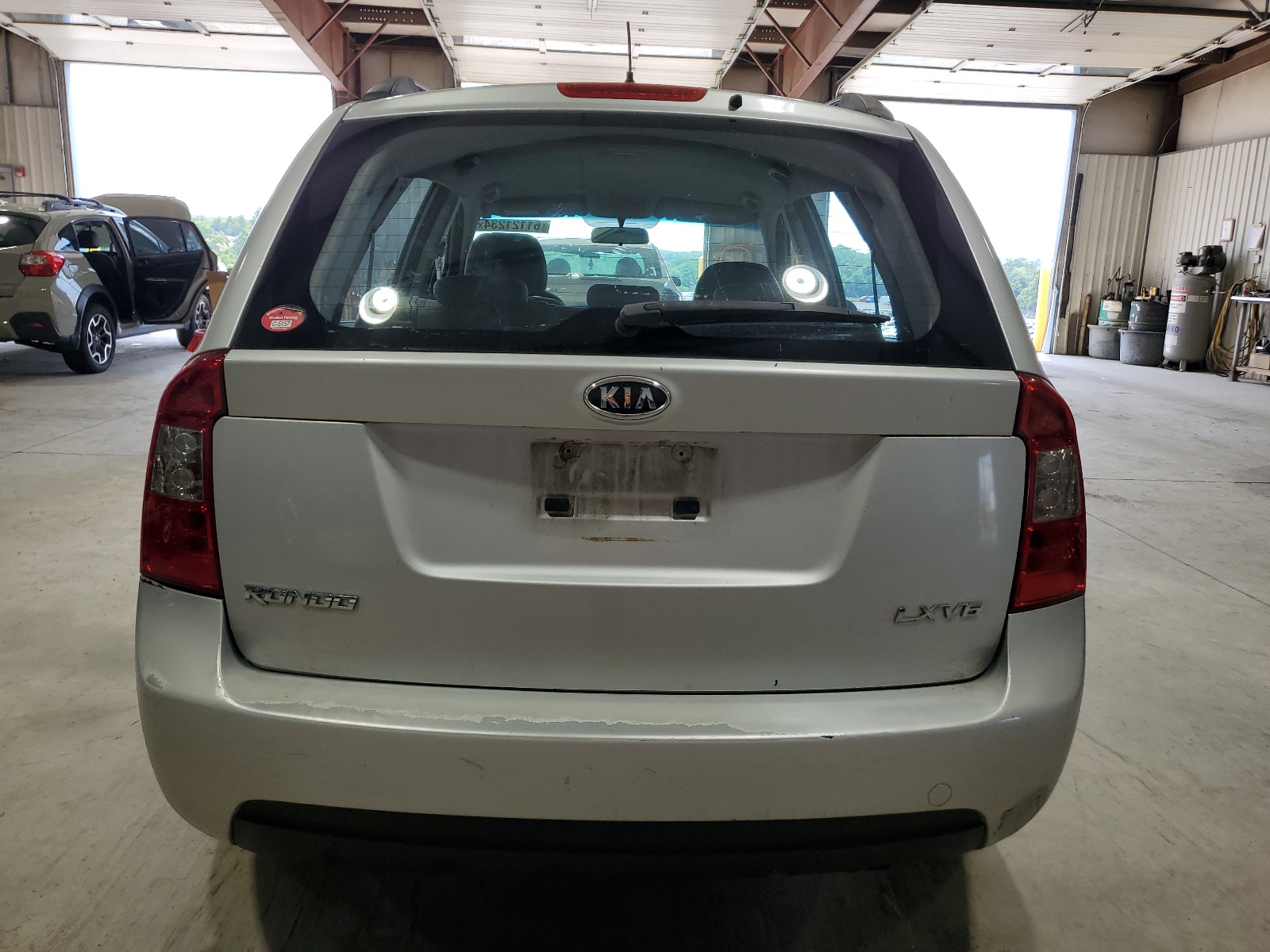 KNAFG526487168339 2008 Kia Rondo Lx