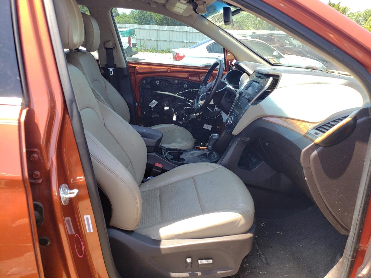 2014 Hyundai Santa Fe - Image 7
