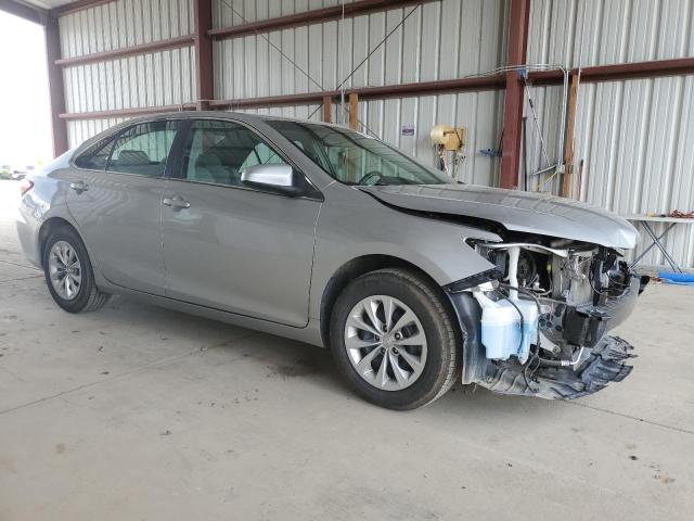 Седани TOYOTA CAMRY 2017 Сріблястий
