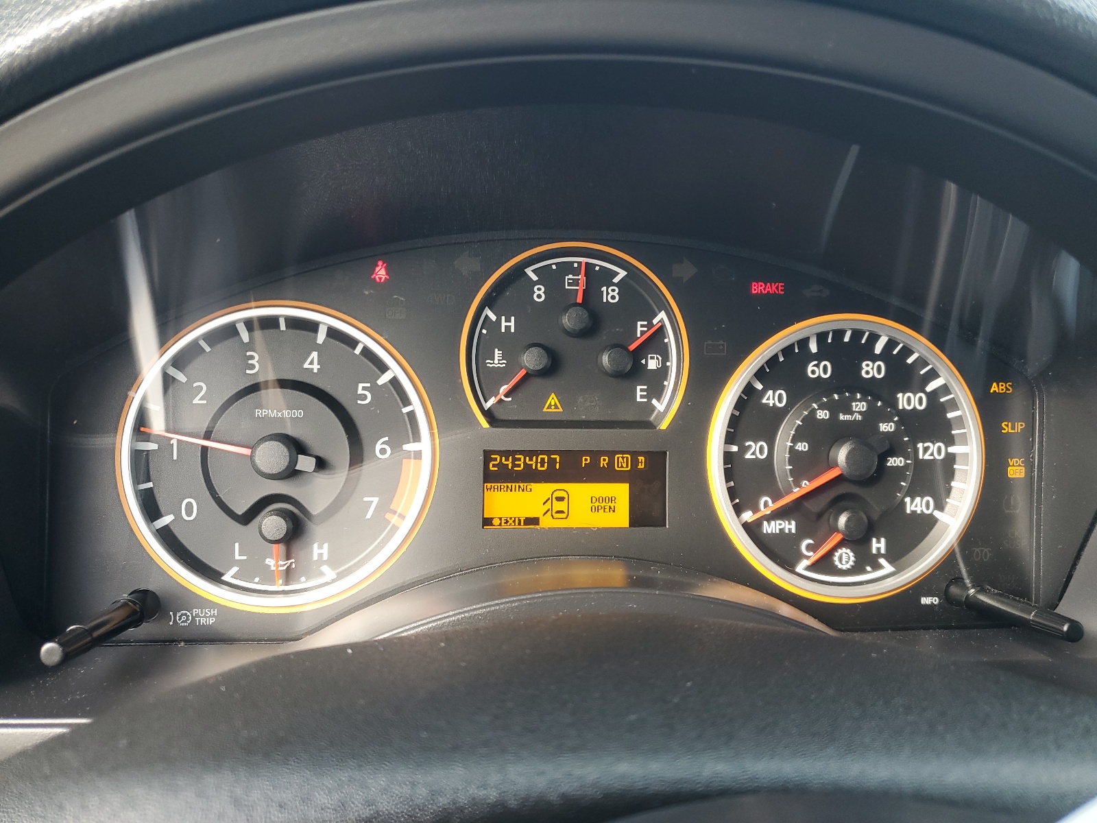 5N1AA08D38N611336 2008 Nissan Armada Se