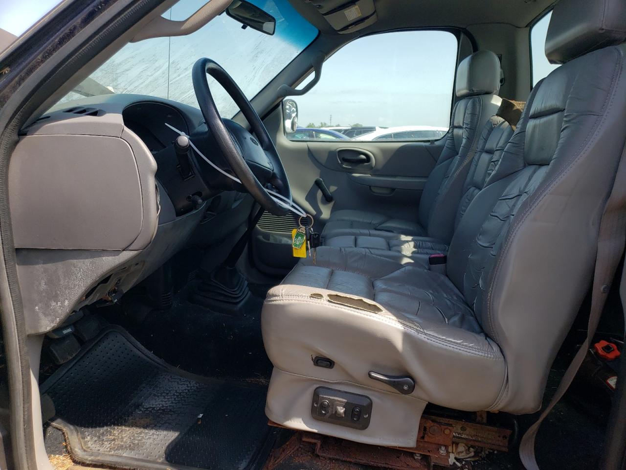 2000 Ford F150 VIN: 2FTZF1724YCA02261 Lot: 63601654