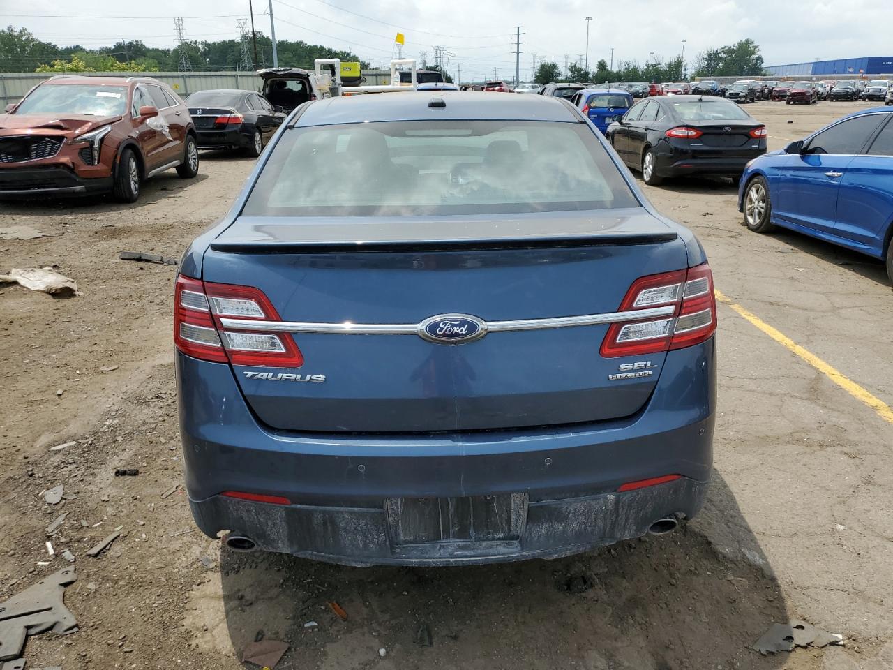 1FAHP2E87JG107148 2018 Ford Taurus Sel