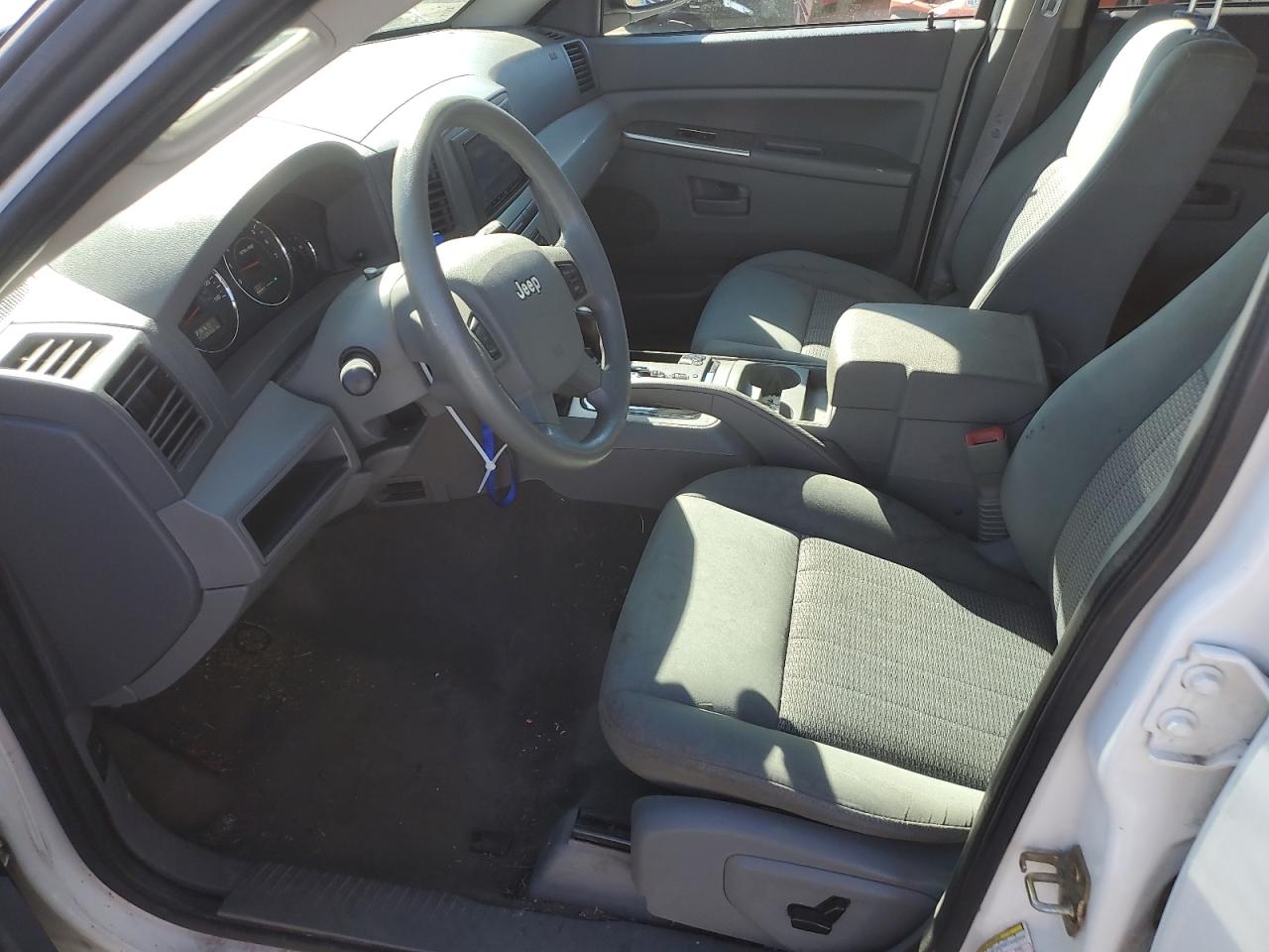 2007 Jeep Grand Cherokee - Image 7