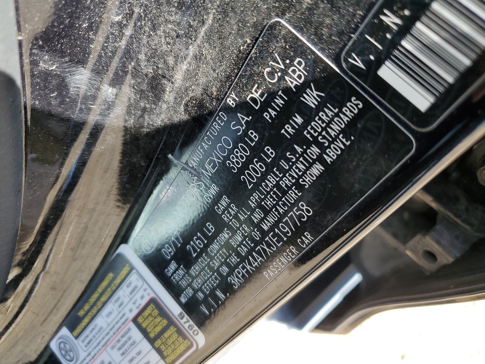 3KPFK4A7XJE197758 2018 Kia Forte Lx