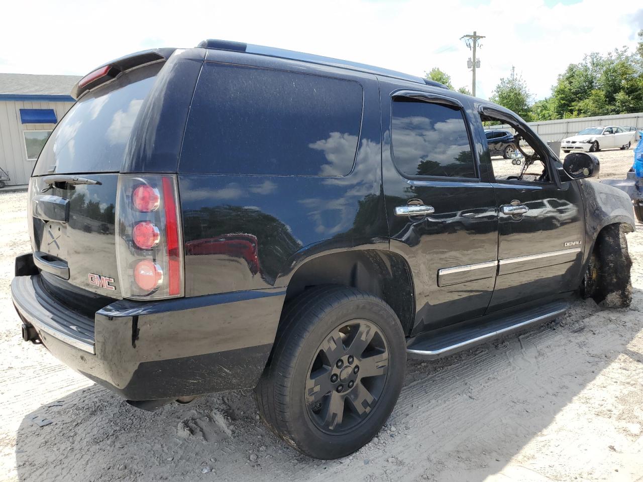 1GKS1EEFGBR250064 2011 GMC Yukon Denali