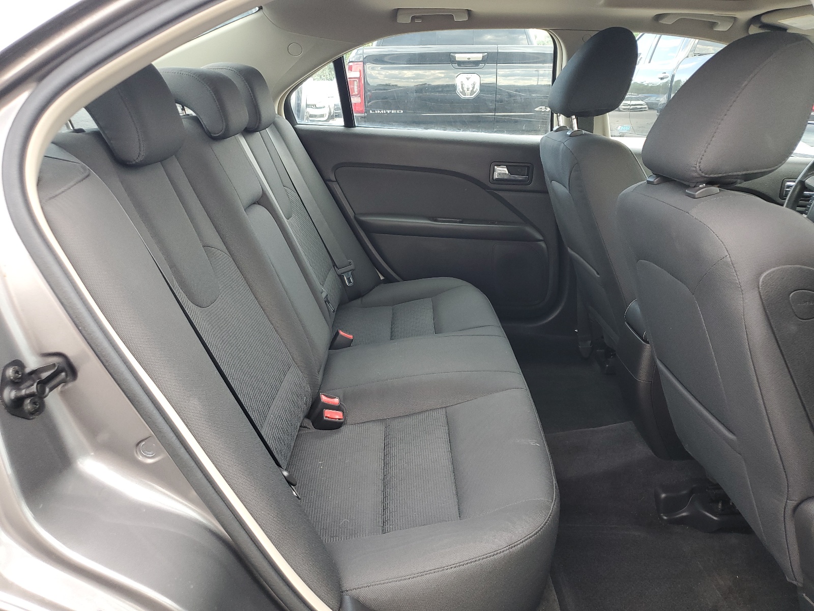 3FAHP0HA2AR410575 2010 Ford Fusion Se