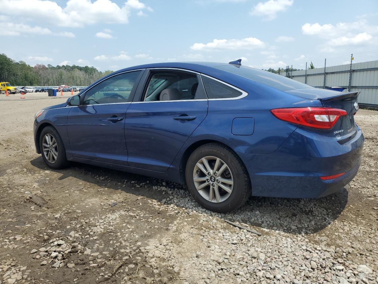 5NPE24AF3GH361875 2016 HYUNDAI SONATA - Image 2