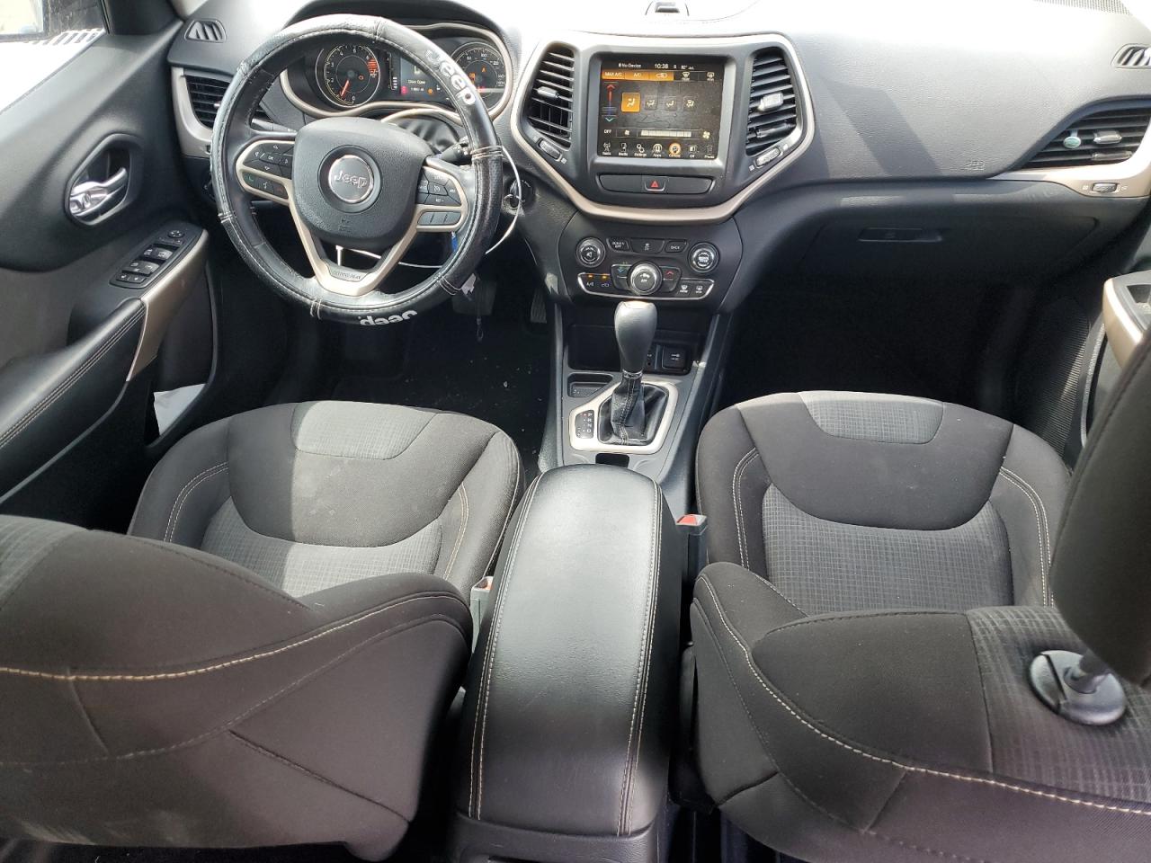 2017 Jeep Cherokee Latitude VIN: 1C4PJLCB2HW604085 Lot: 60482824