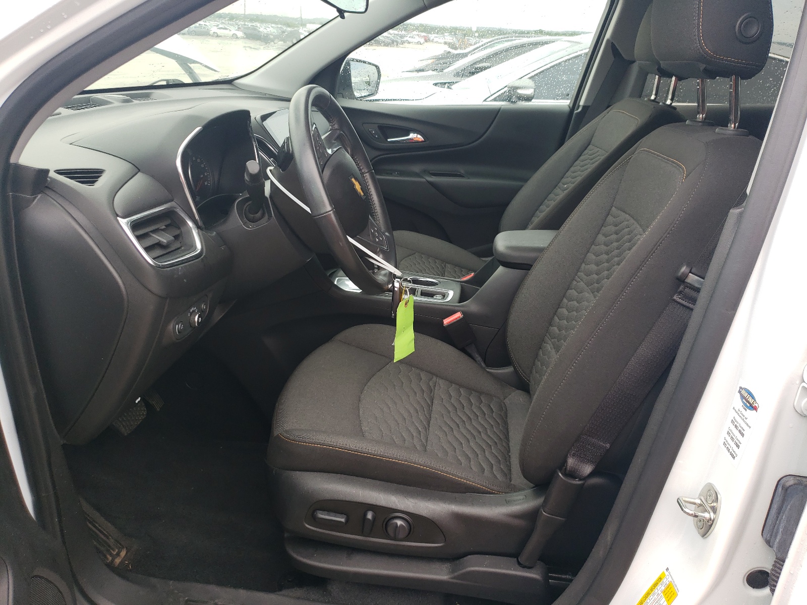 3GNAXKEV6LS557869 2020 Chevrolet Equinox Lt