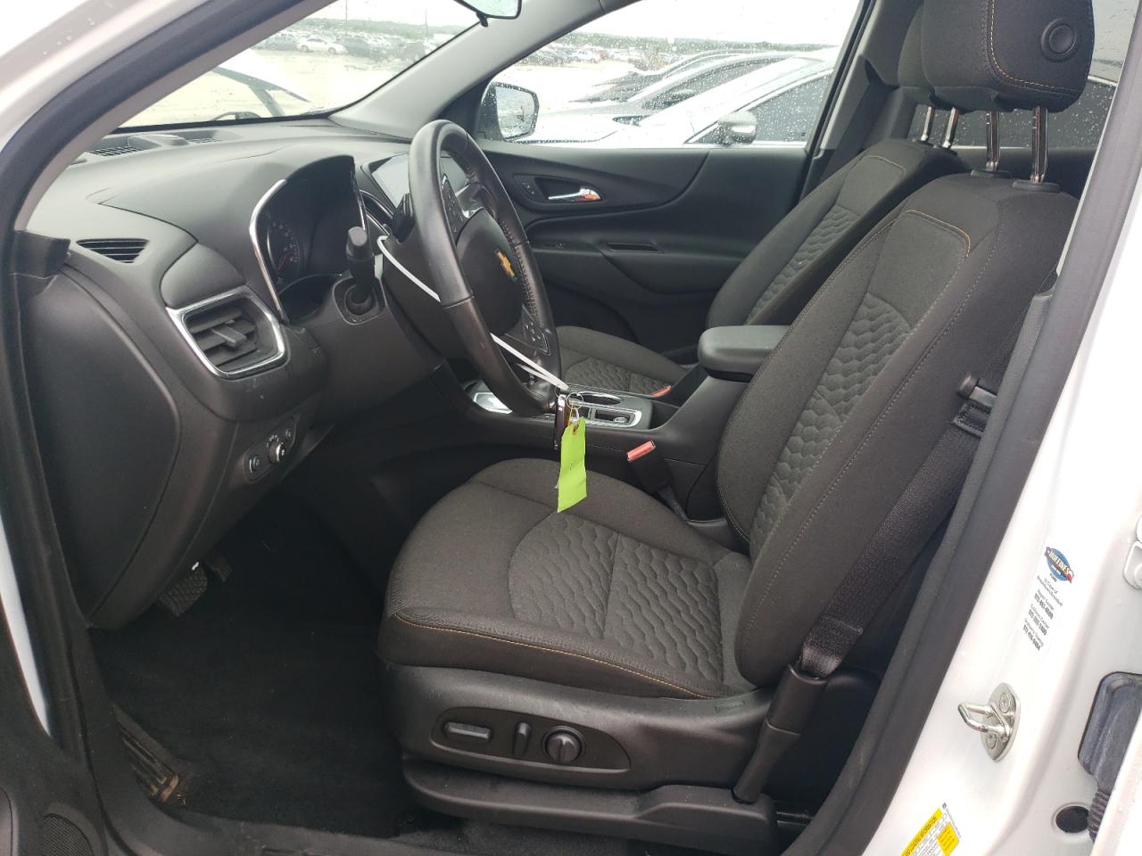 2020 Chevrolet Equinox Lt VIN: 3GNAXKEV6LS557869 Lot: 56136854