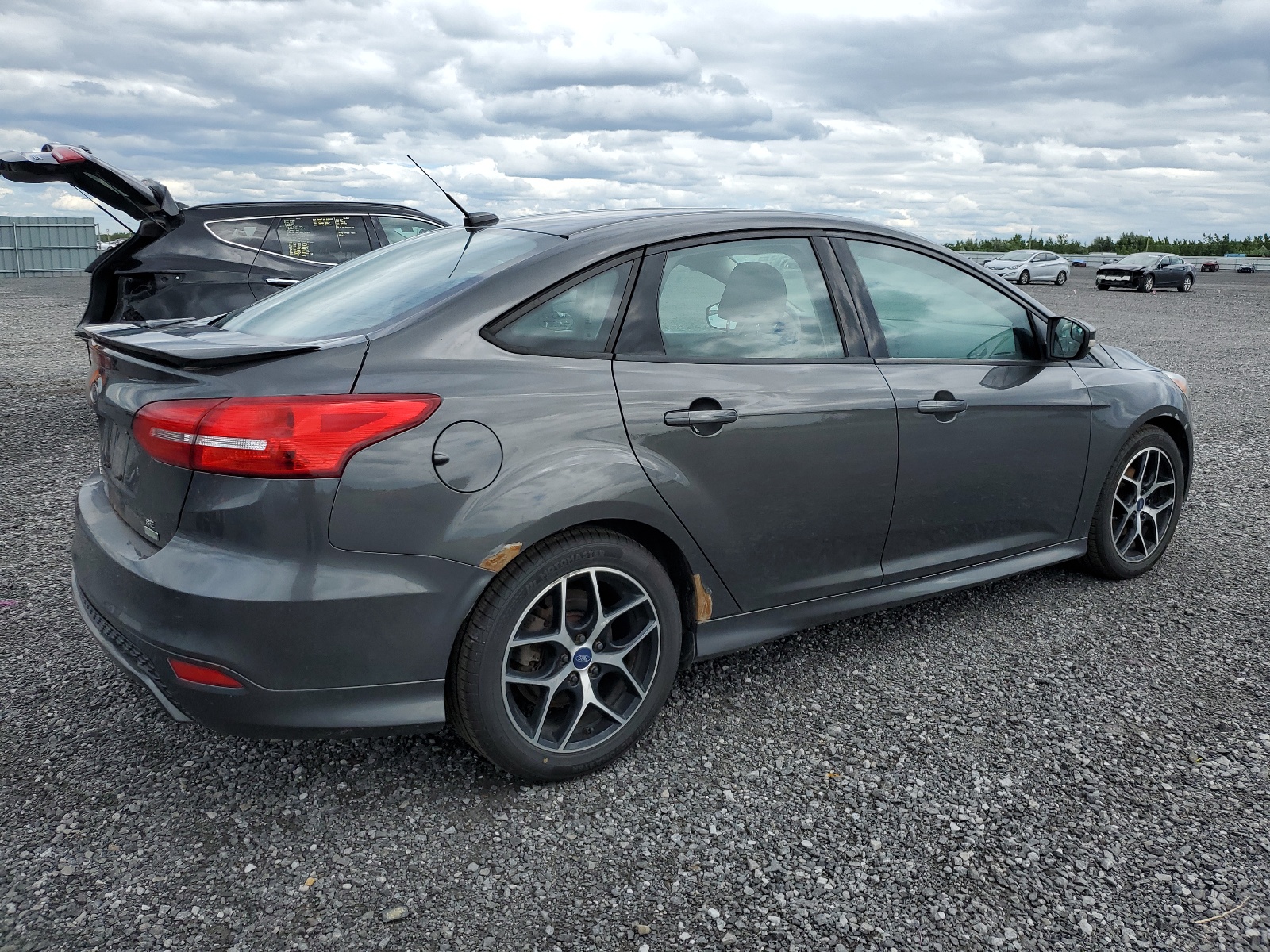 2015 Ford Focus Se vin: 1FADP3FE8FL290258