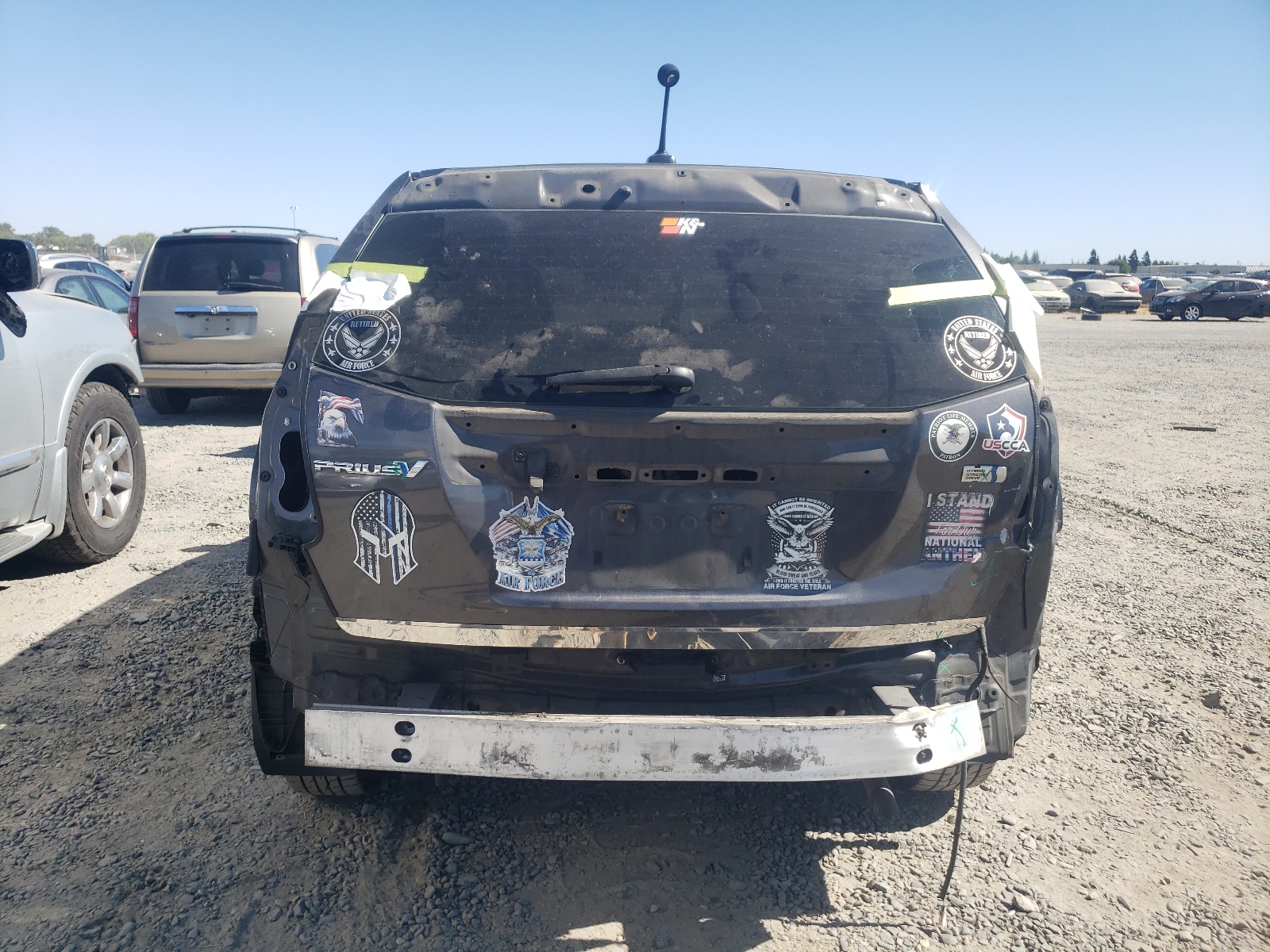 JTDZN3EU7HJ064032 2017 Toyota Prius V