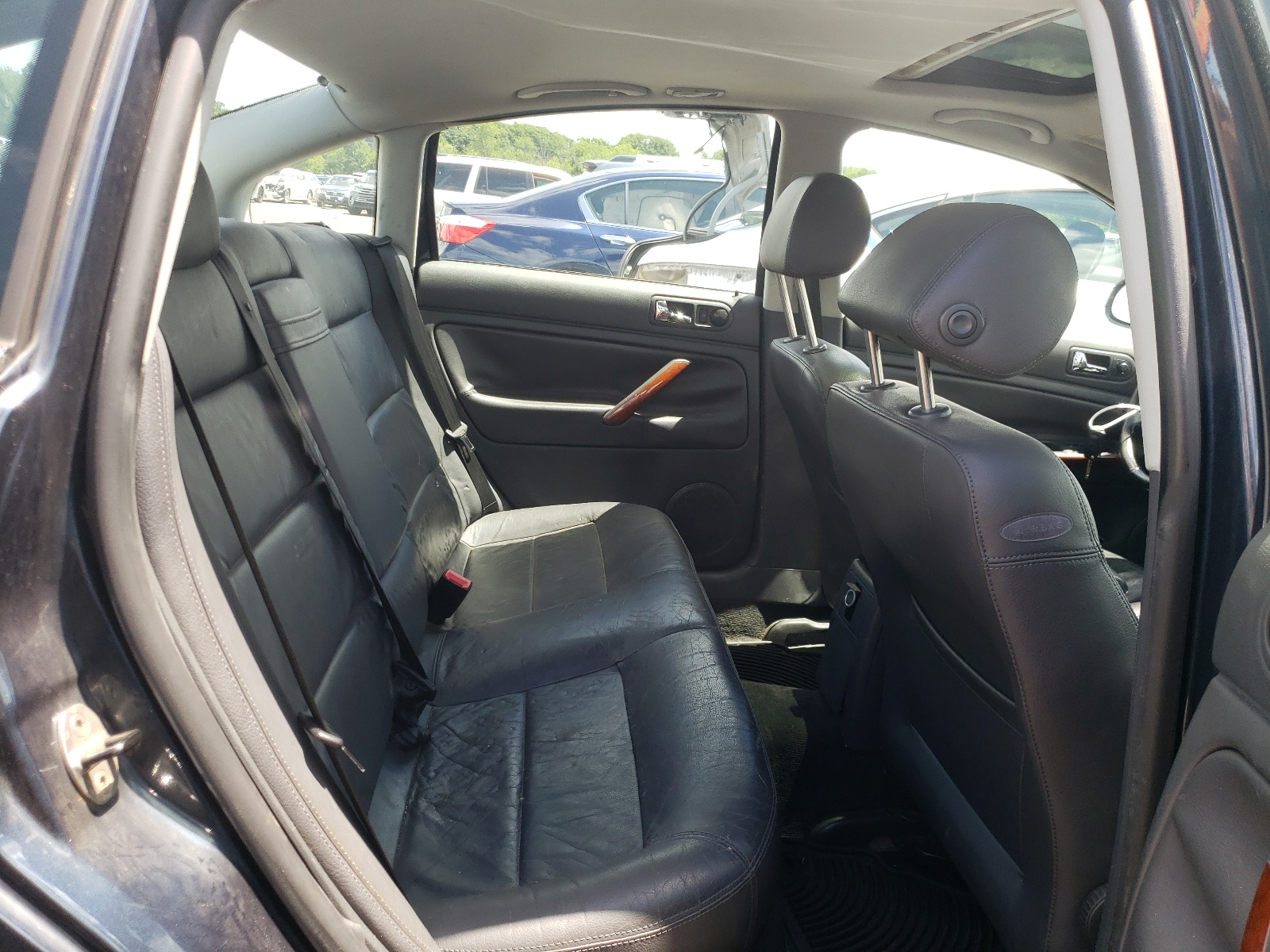 WVWTH63B34P205301 2004 Volkswagen Passat Glx 4Motion