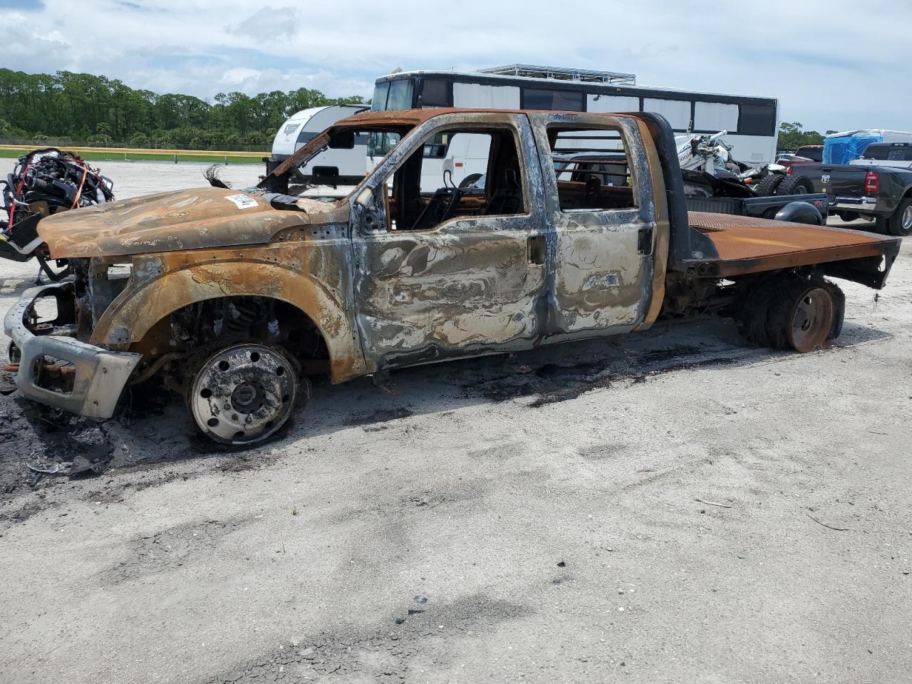 2016 Ford F450 - Image 2
