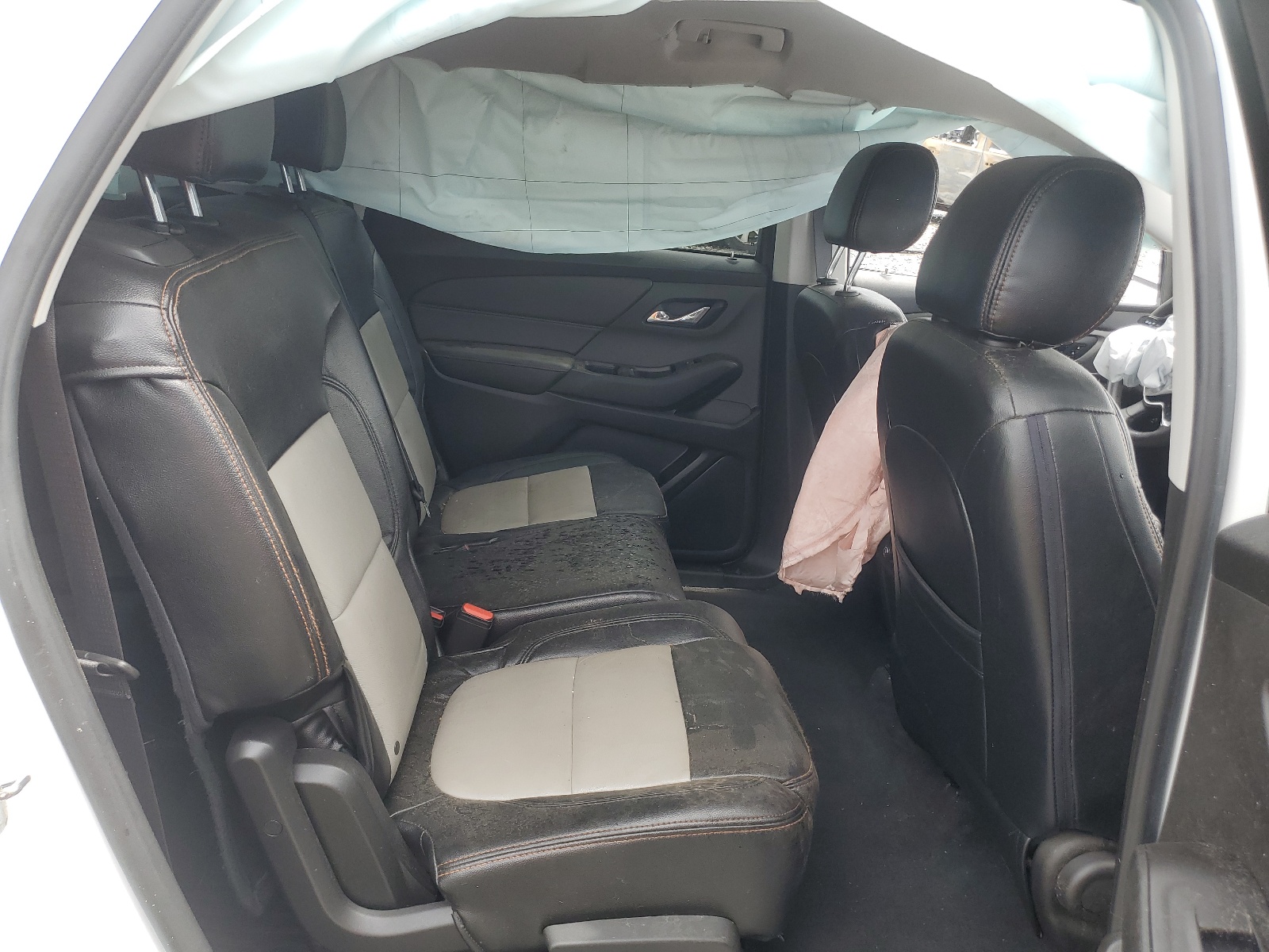 1GNERFKW7KJ140129 2019 Chevrolet Traverse Ls