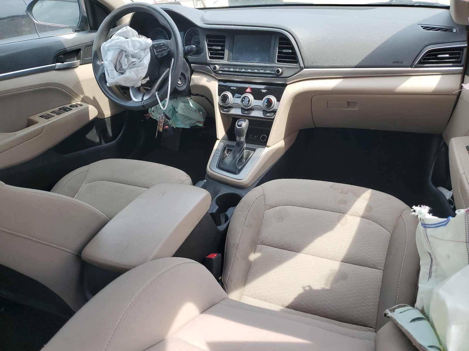 KMHD84LF1KU798811 2019 Hyundai Elantra Sel