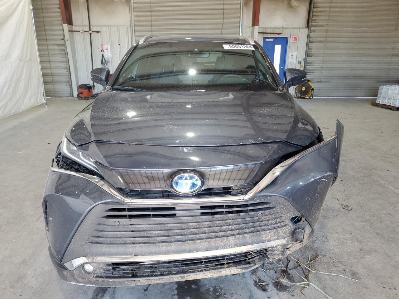 JTEAAAAH7PJ122933 2023 Toyota Venza Le