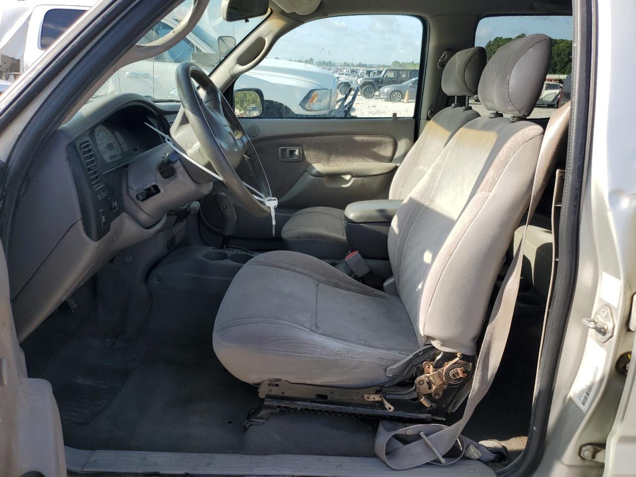 2004 Toyota Tacoma - Image 7
