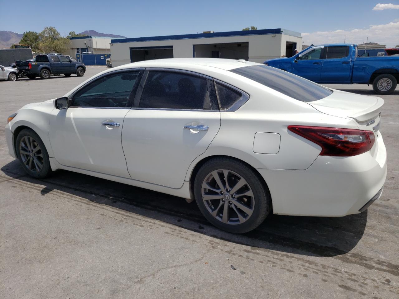 1N4AL3AP0JC185133 2018 NISSAN ALTIMA - Image 2