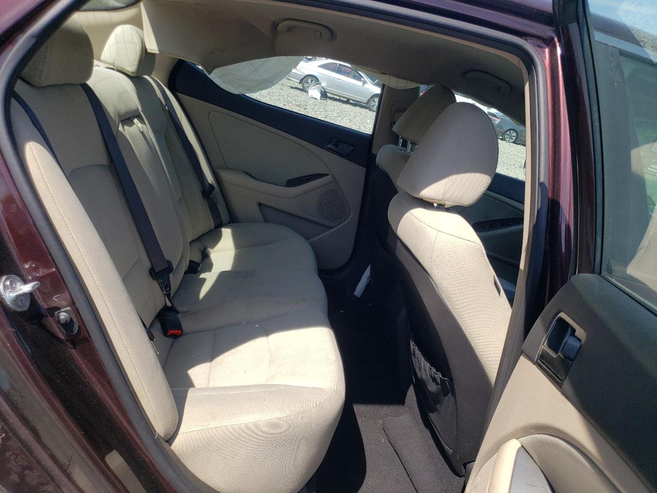2012 Kia Optima - Image 10